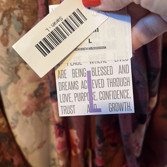 Large Lularoe Sarah - Picture 2 of 2